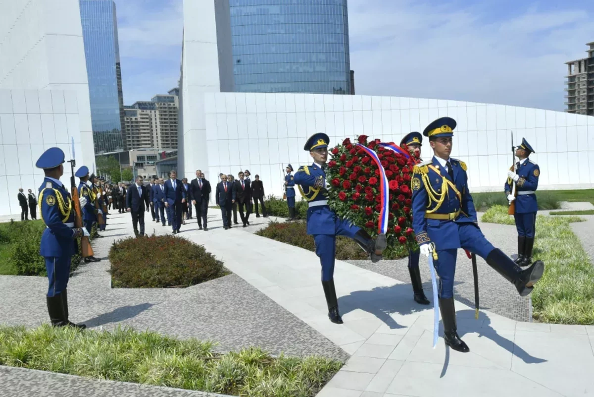 Slovak parliamentary speaker lays wreath at Victory Park in Baku PHOTO