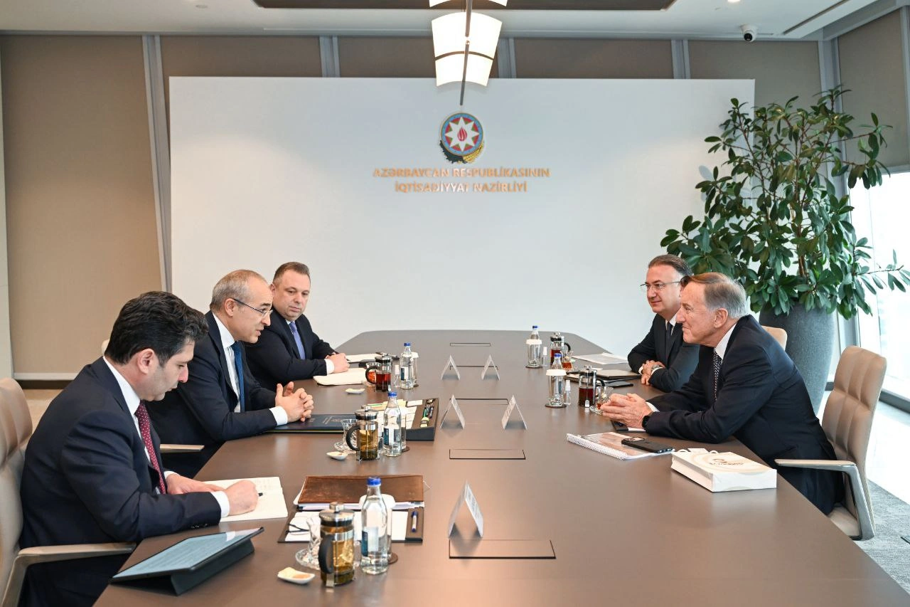Azerbaijan brainstorms business opportunities with Turkish company