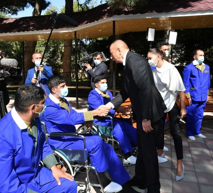 Chronicles of Victory (September 30, 2020): President Ilham Aliyev, First Vice President Mehriban Aliyeva meet with wounded servicemen undergoing treatment at Central Military Clinical Hospital of Defense Ministry (PHOTO/VIDEO)
