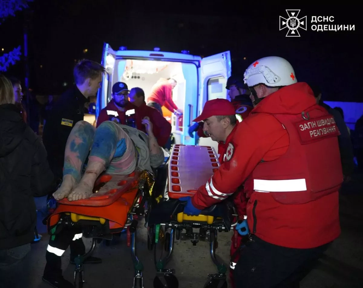 Overnight strike on Ukraine's Odesa kills three, including child VIDEO / PHOTO