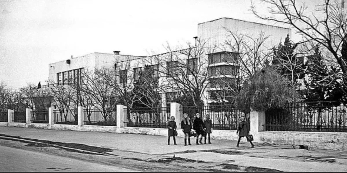 Constructivism in Baku: The 1 May Club as an icon of an era A historical overview on Caliber.Az