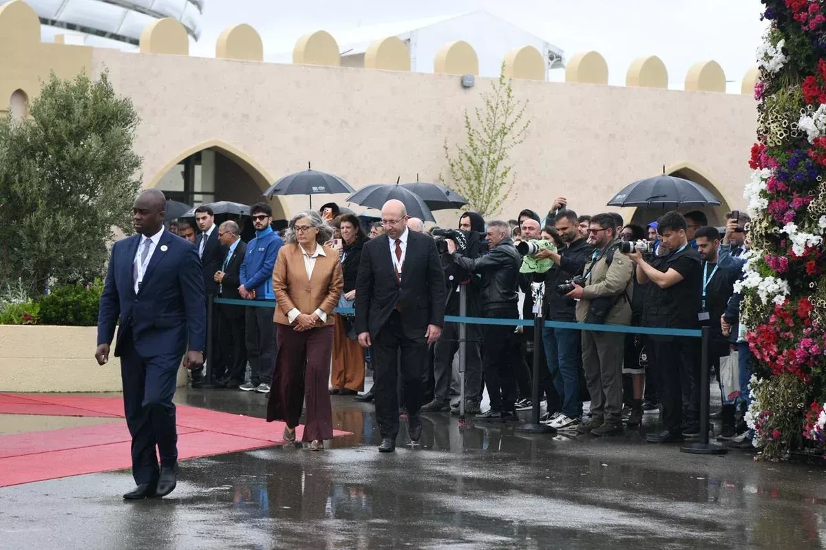Baku sees UN, Azerbaijan flag-raising ceremony for WUF13 PHOTO