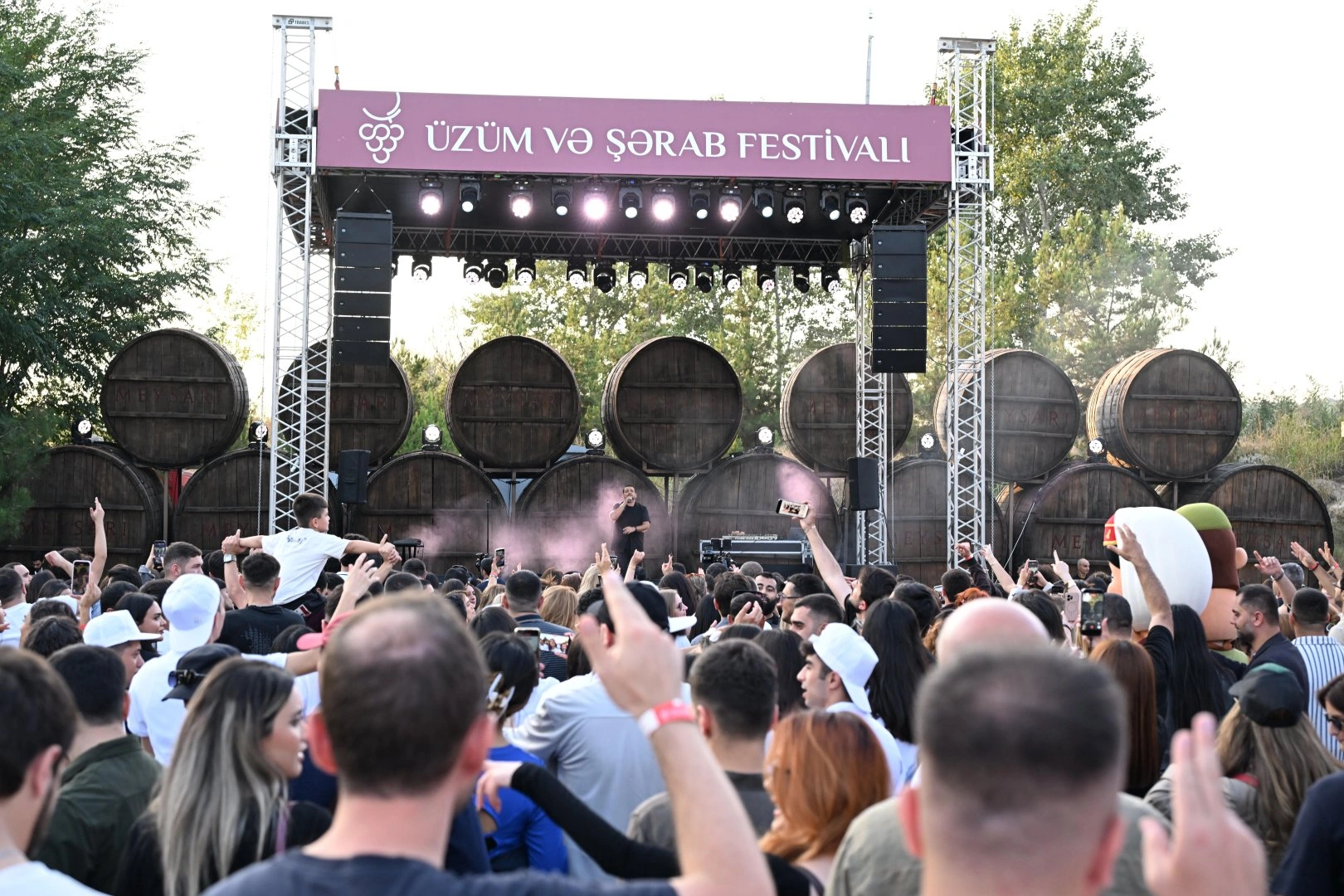 First day of Shamakhi Grape and Wine Festival continues with concert program (PHOTO/VIDEO)
