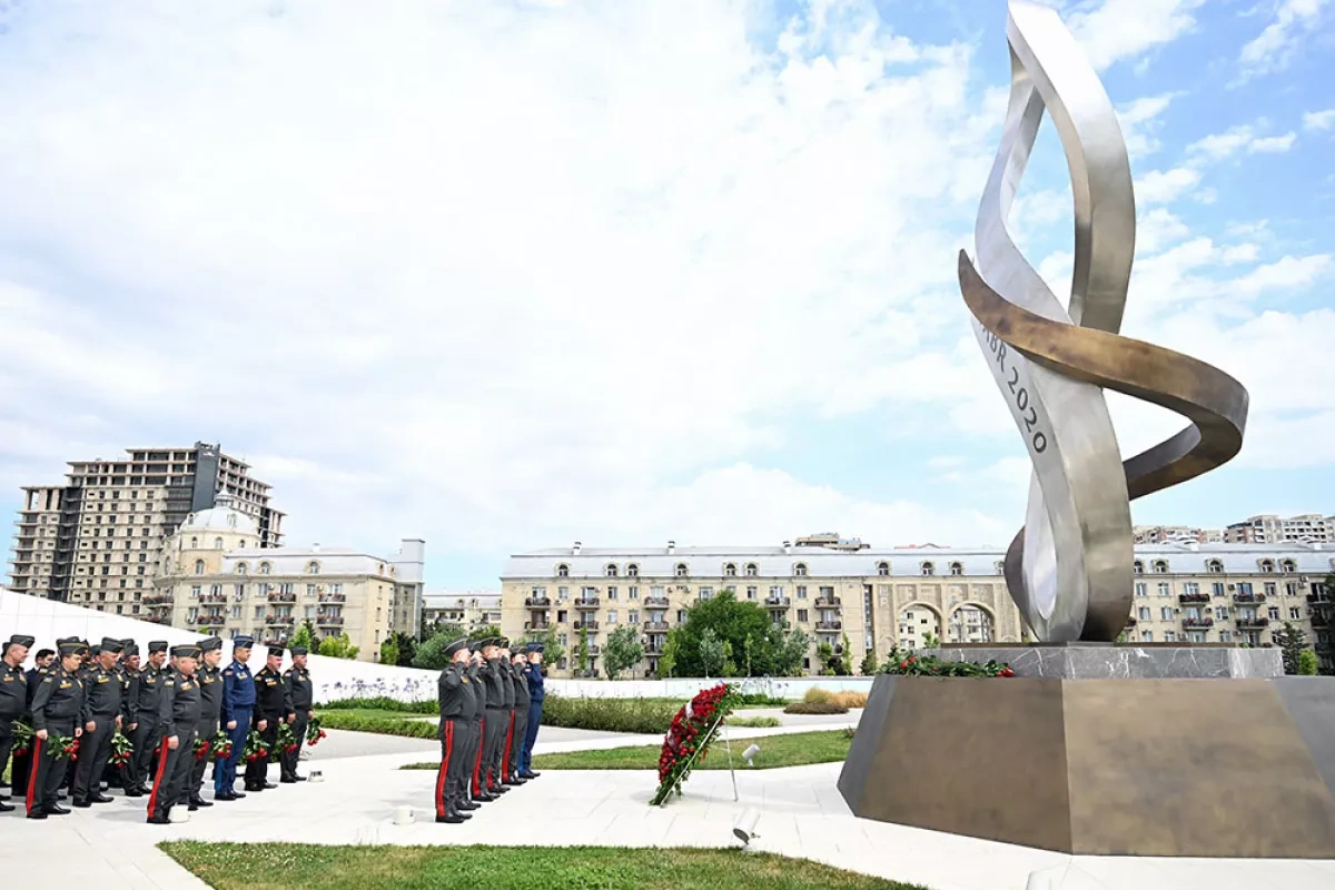 Azerbaijani defence officials mark Armed Forces Day with memorial ceremonies PHOTO