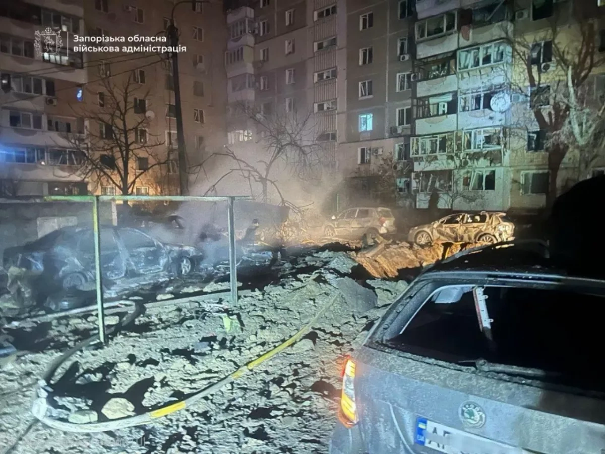 Woman dies, four others hurt after Russia massively strikes Zaporizhzhia PHOTO