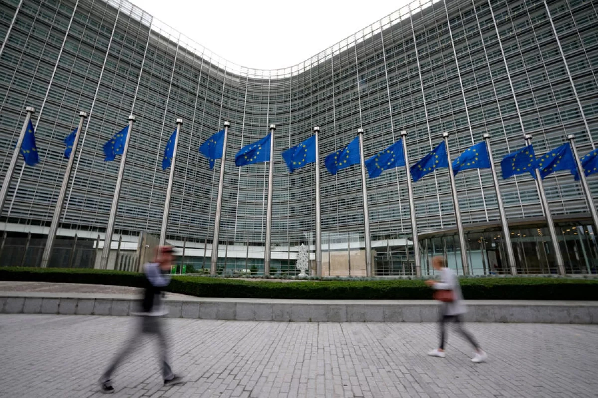 EU rules out Kyiv evacuation, pledges more military aid to Ukraine