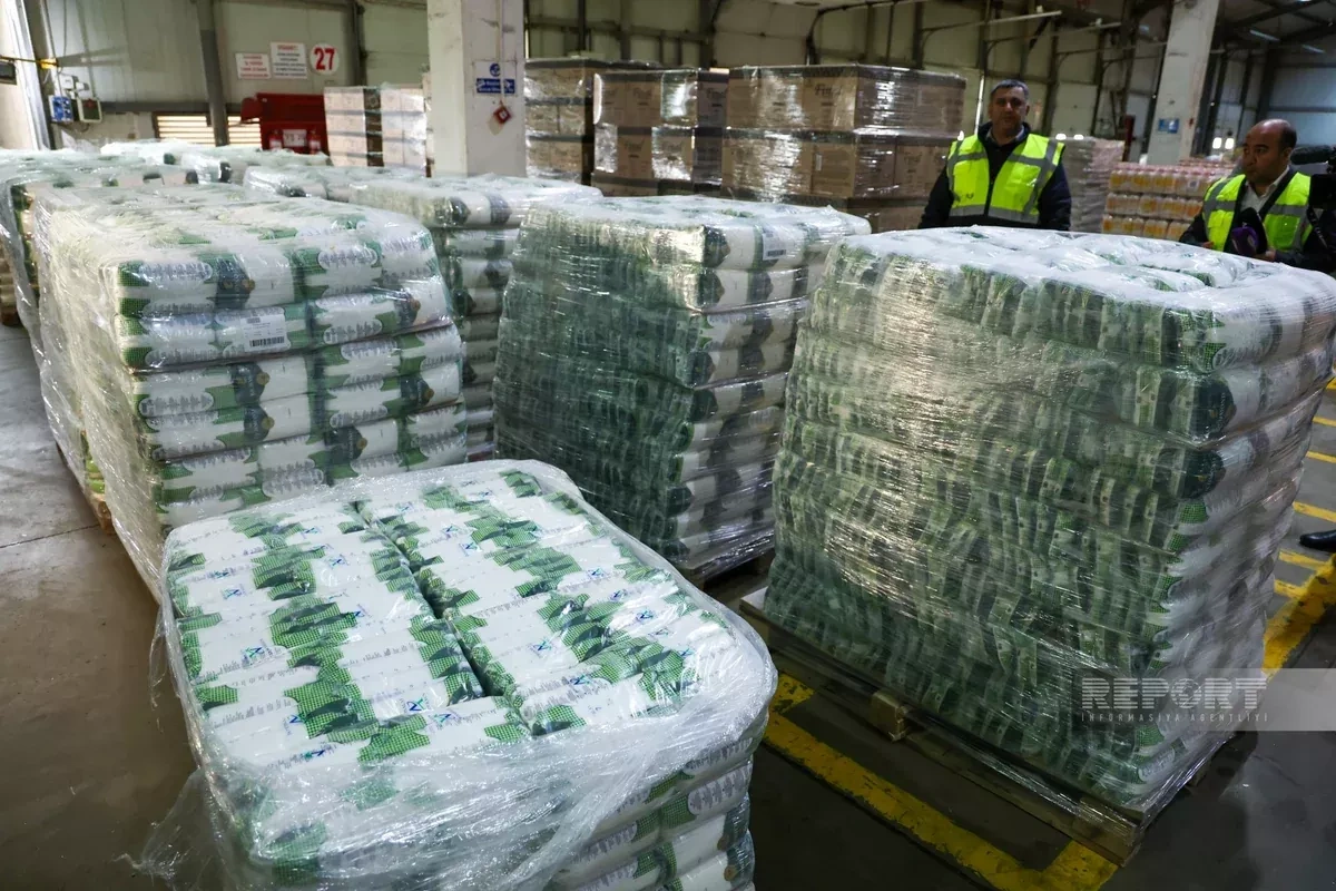 Azerbaijan sends 82 tons of aid to Iran ahead of Novruz holiday photo