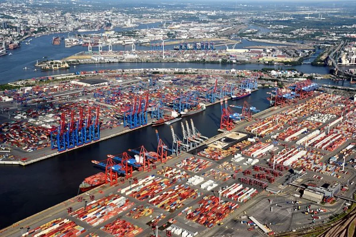 Media: EU moves to scrap US tariffs to avert Trump trade threat