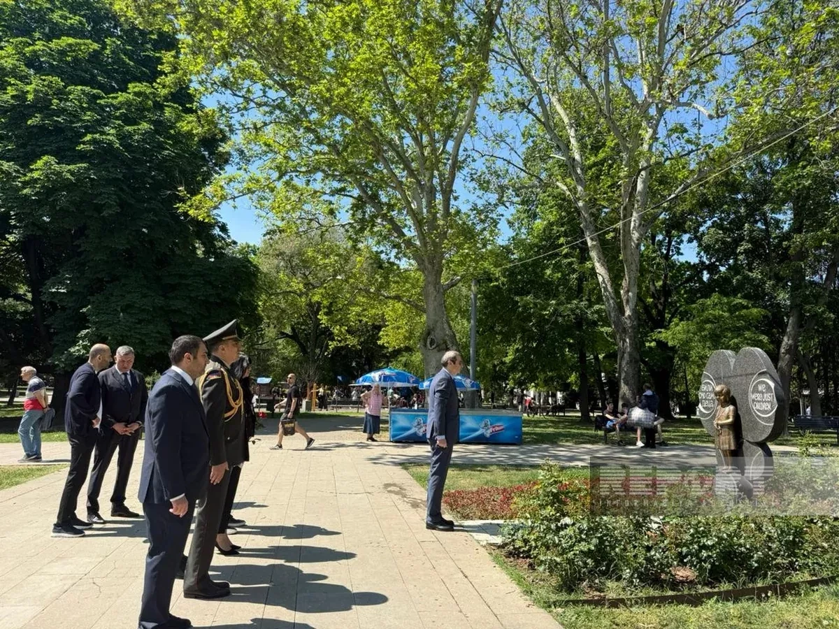 Azerbaijani embassy in Serbia pays tribute to Heydar Aliyev PHOTO