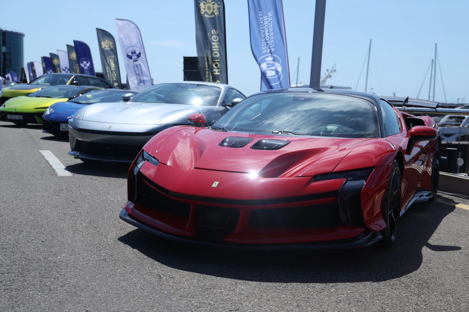 Baku boulevard hosts festival of classic and supercars (PHOTO)
