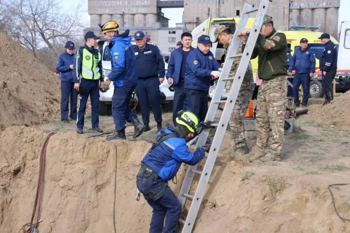 Kazakhstan excavation disaster traps five under soil, kills several