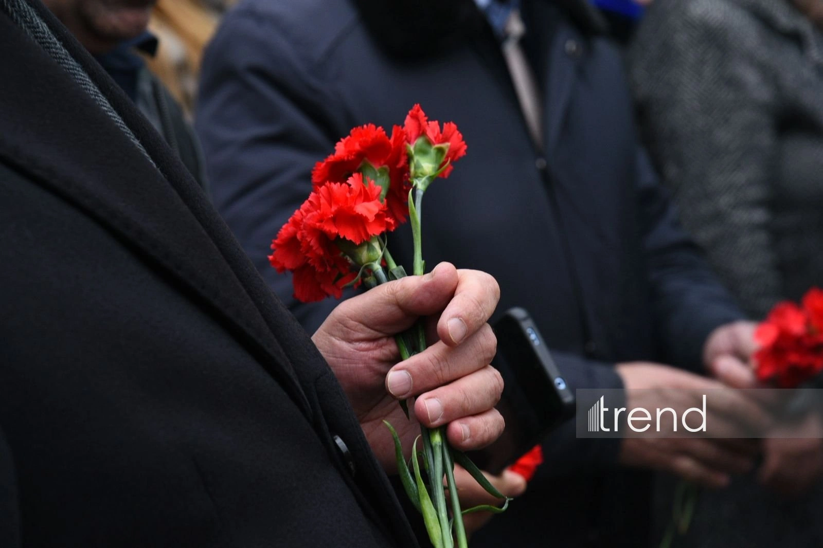 Azerbaijani people visit "Mother's Cry" monument on 34th anniversary of Khojaly genocide (PHOTO)
