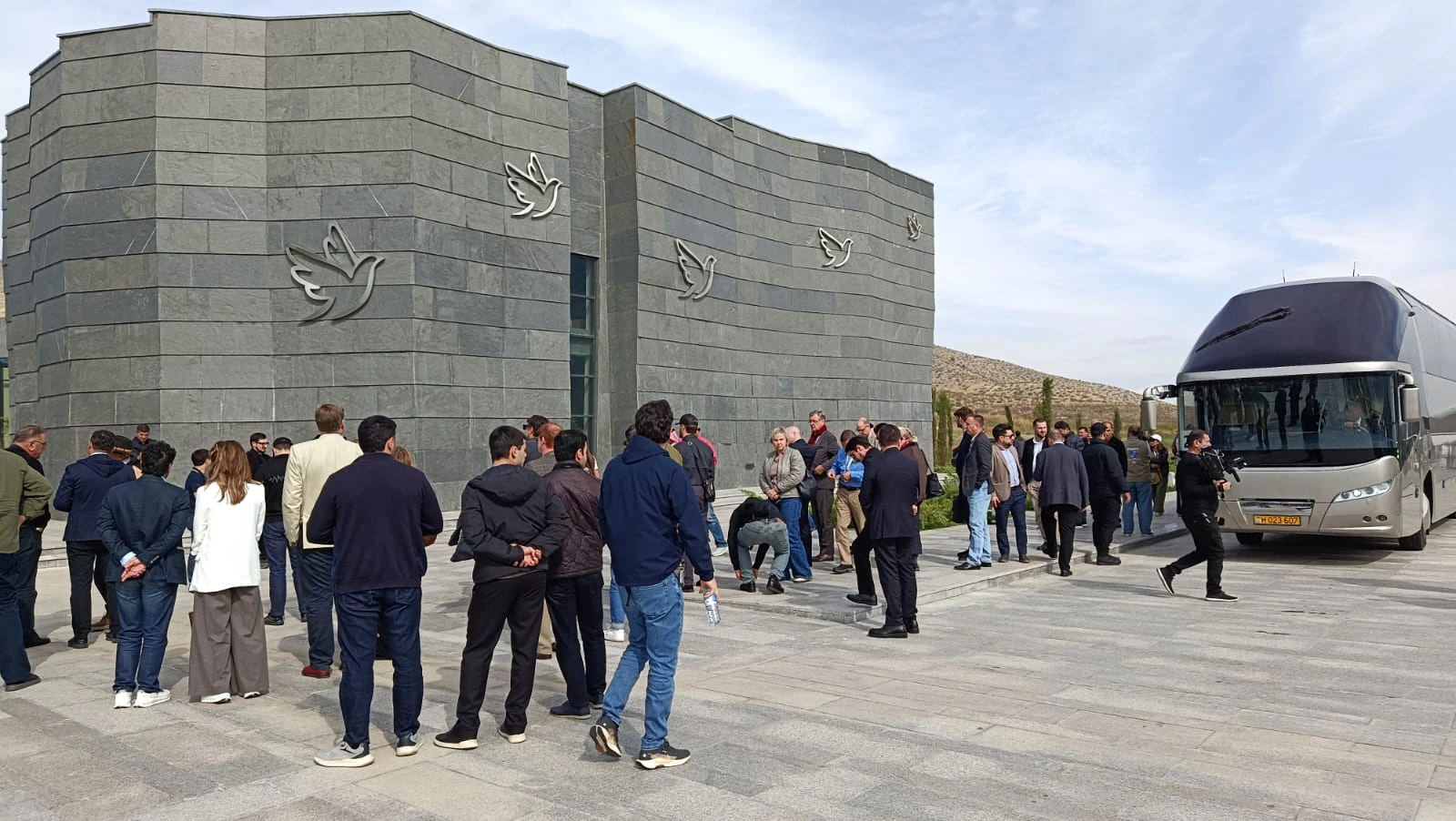 International conference participants visit Khojaly Genocide Memorial (PHOTO)