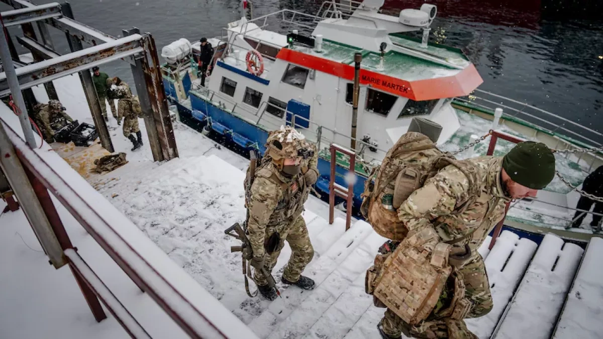 Danish soldiers in Greenland put on combat alert over possible US attack