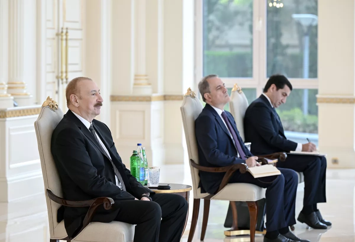 Azerbaijani president receives newly appointed ambassador of Colombia Photo
