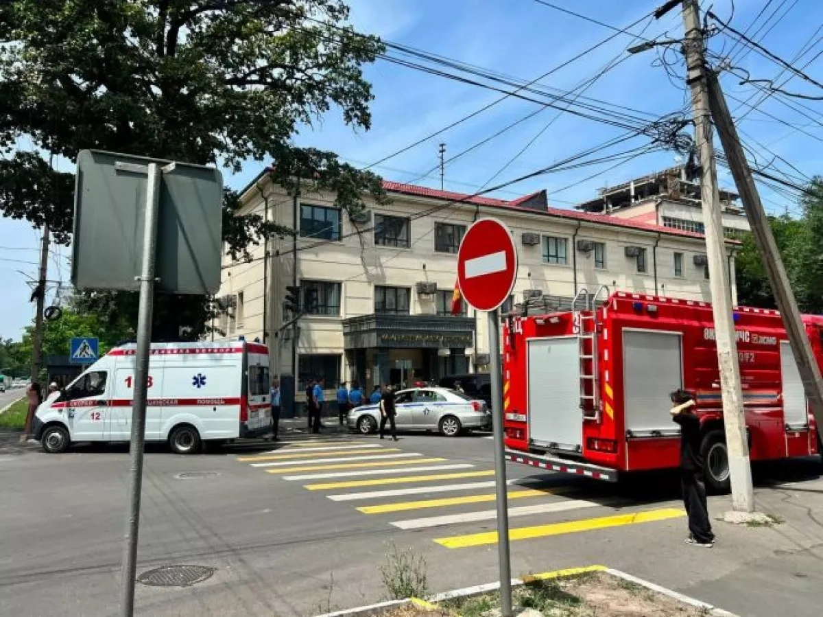 Kyrgyz police investigate multiple false bomb threats at government buildings