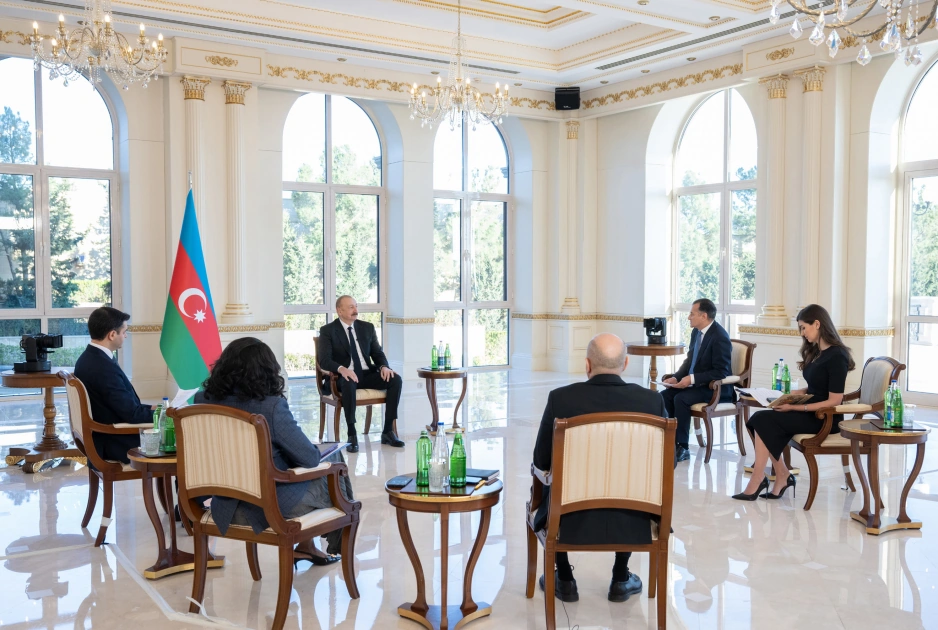 President Ilham Aliyev interviewed by local TV channels (PHOTO)