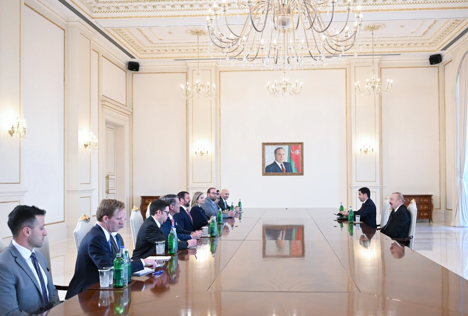 President Ilham Aliyev receives delegation from U.S. (PHOTO)