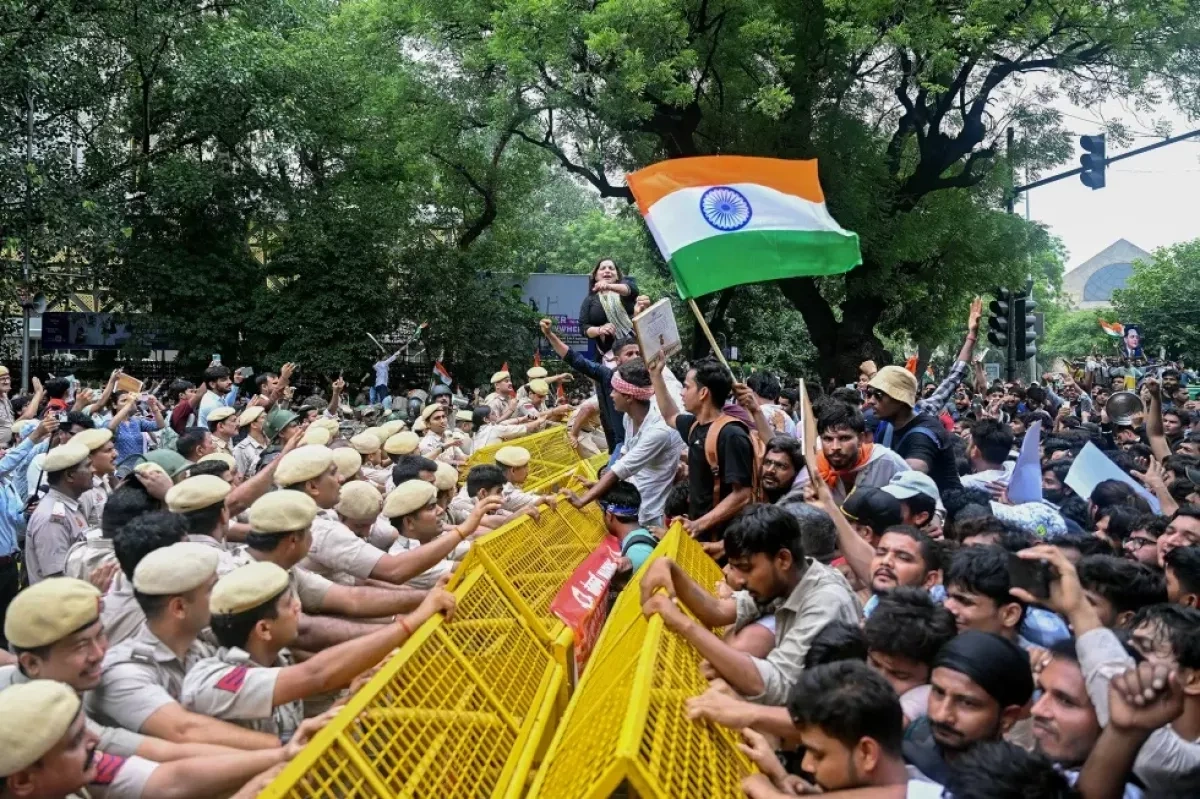 Massive student protests grow in India over exam leaks despite Modi’s promises