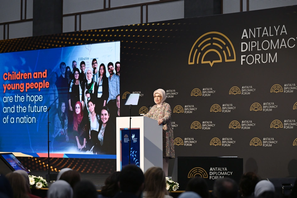 First Lady Mehriban Aliyeva participates in panel titled "United for Peace in Palestine: Fighting Destruction of Education System and Protecting Future" in Antalya (PHOTO)