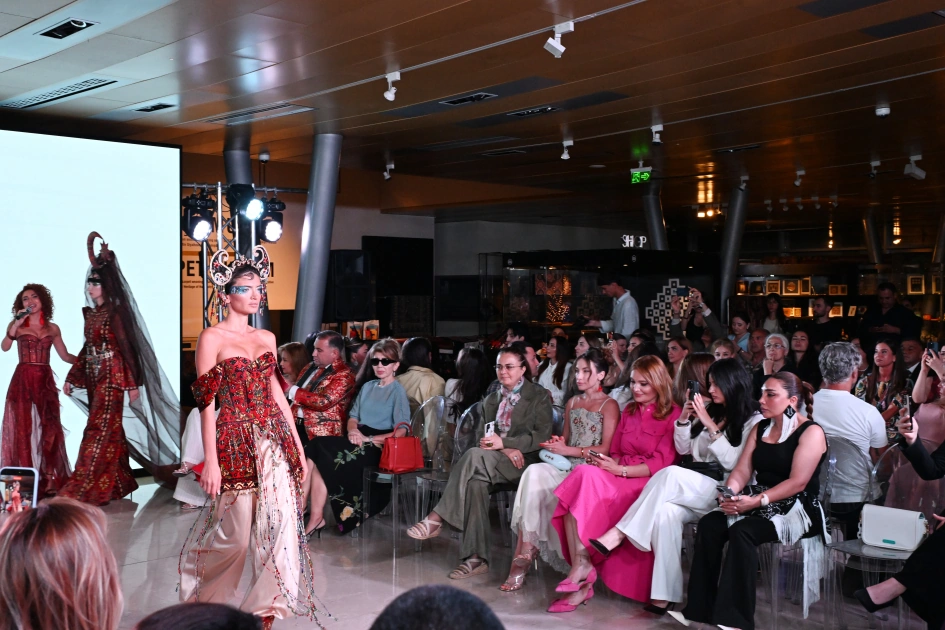 Alena Aliyeva attends “Patterns of Time” fashion show held at Azerbaijan National Carpet Museum (PHOTO)