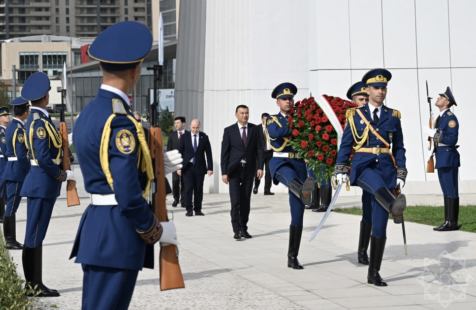 Prime Minister of Tajikistan visits Victory Park in Baku (PHOTO)
