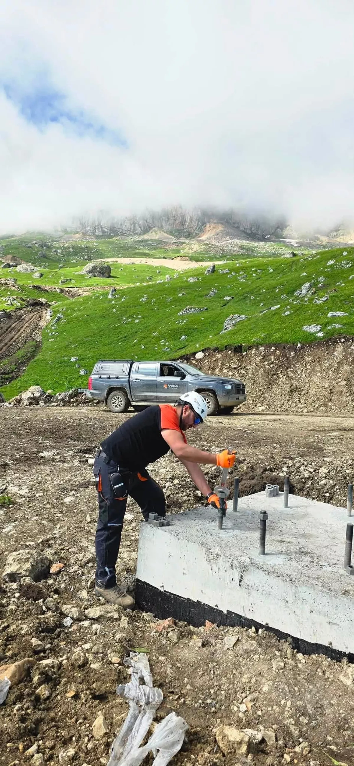 Azerbaijan builds next-generation cable car at Shahdag PHOTO