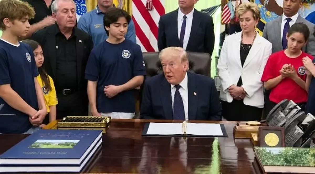 Trump describes Iran protests, war horrors in room full of children