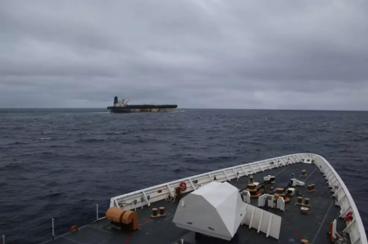 WSJ: Twenty-five tankers switch to Russian flag in bid to evade US crackdown