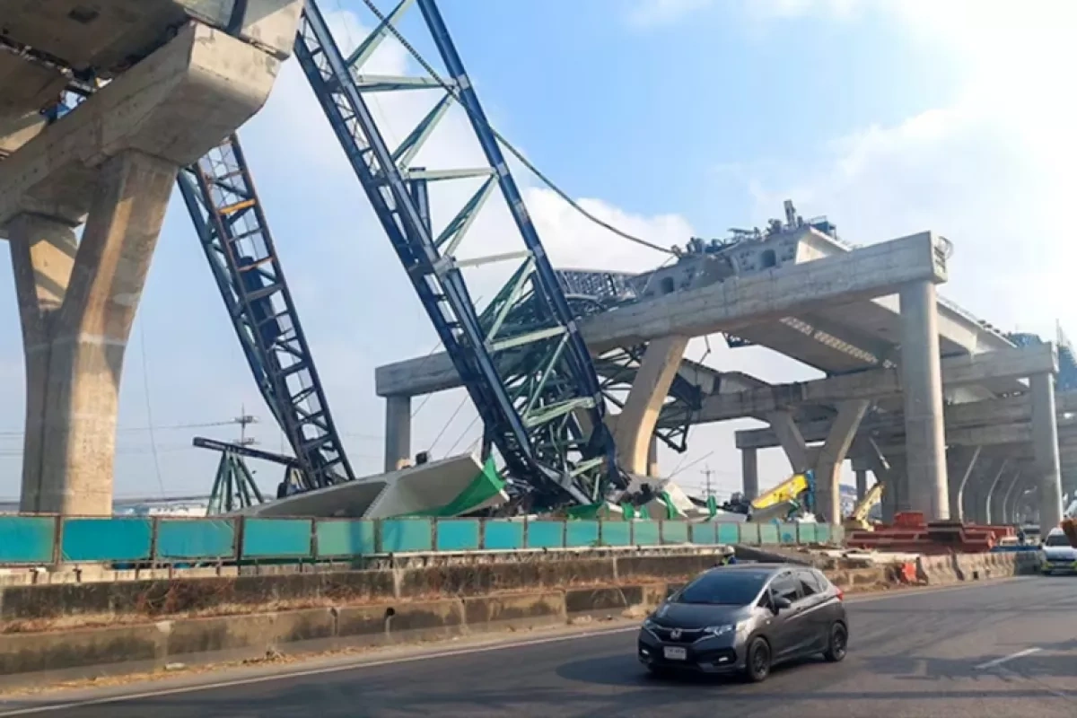Two dead, five injured as highway crane falls in Thailand's Samut Sakhon