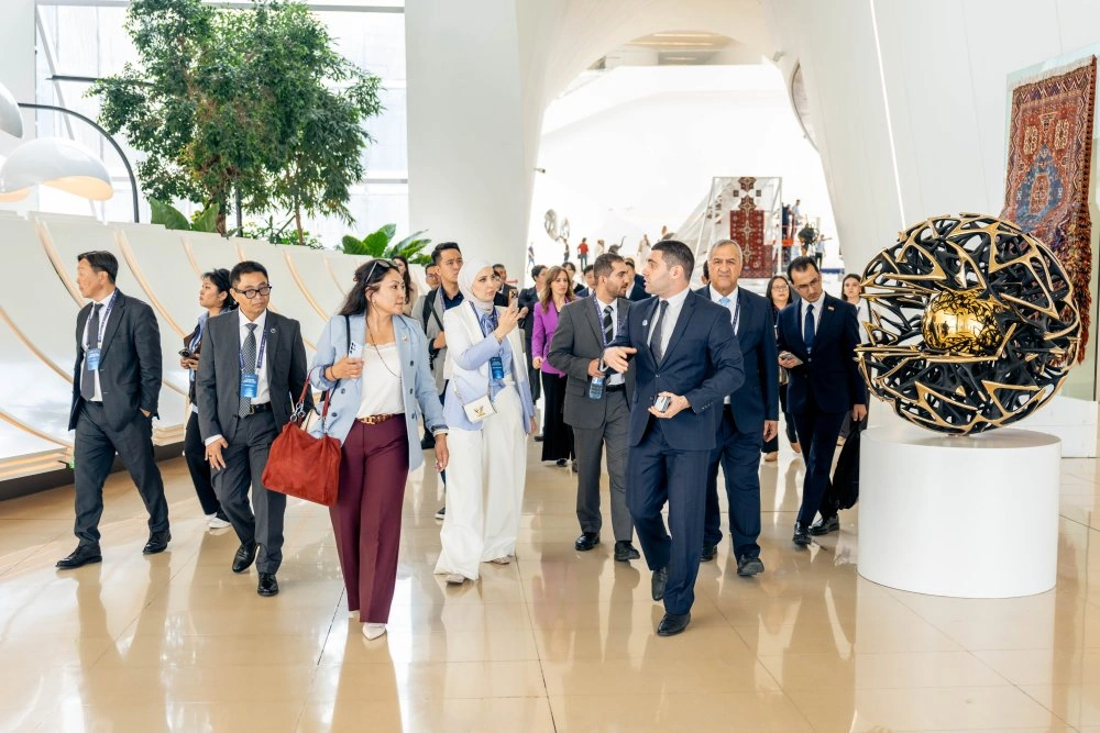 CICA Media Forum participants tour Heydar Aliyev Center (PHOTO)