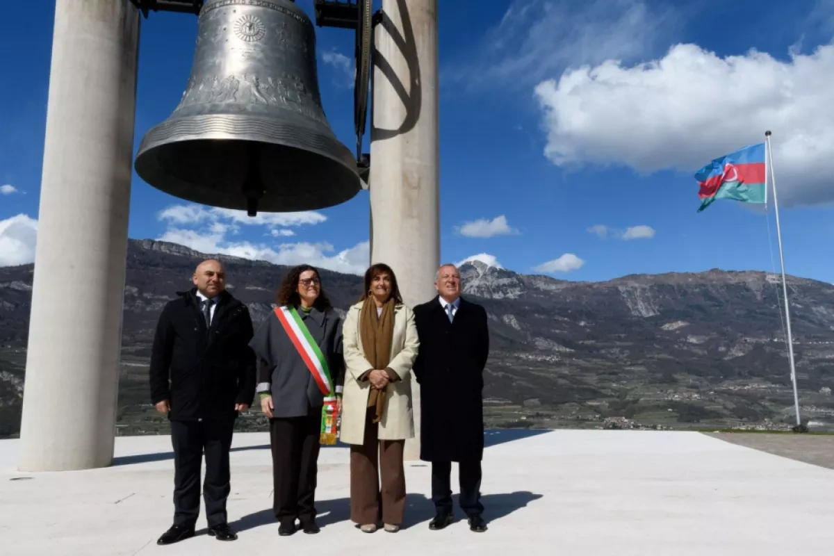 Azerbaijani flag gets raised in Italy to mark Day of Genocide PHOTO