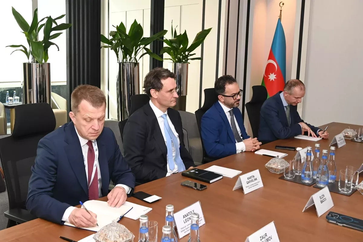 SOCAR advances intl partnerships with Shell, Uzbekneftegaz during Baku Energy Week PHOTO