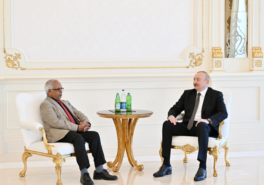 President Ilham Aliyev meets with President of Mauritius (PHOTO)