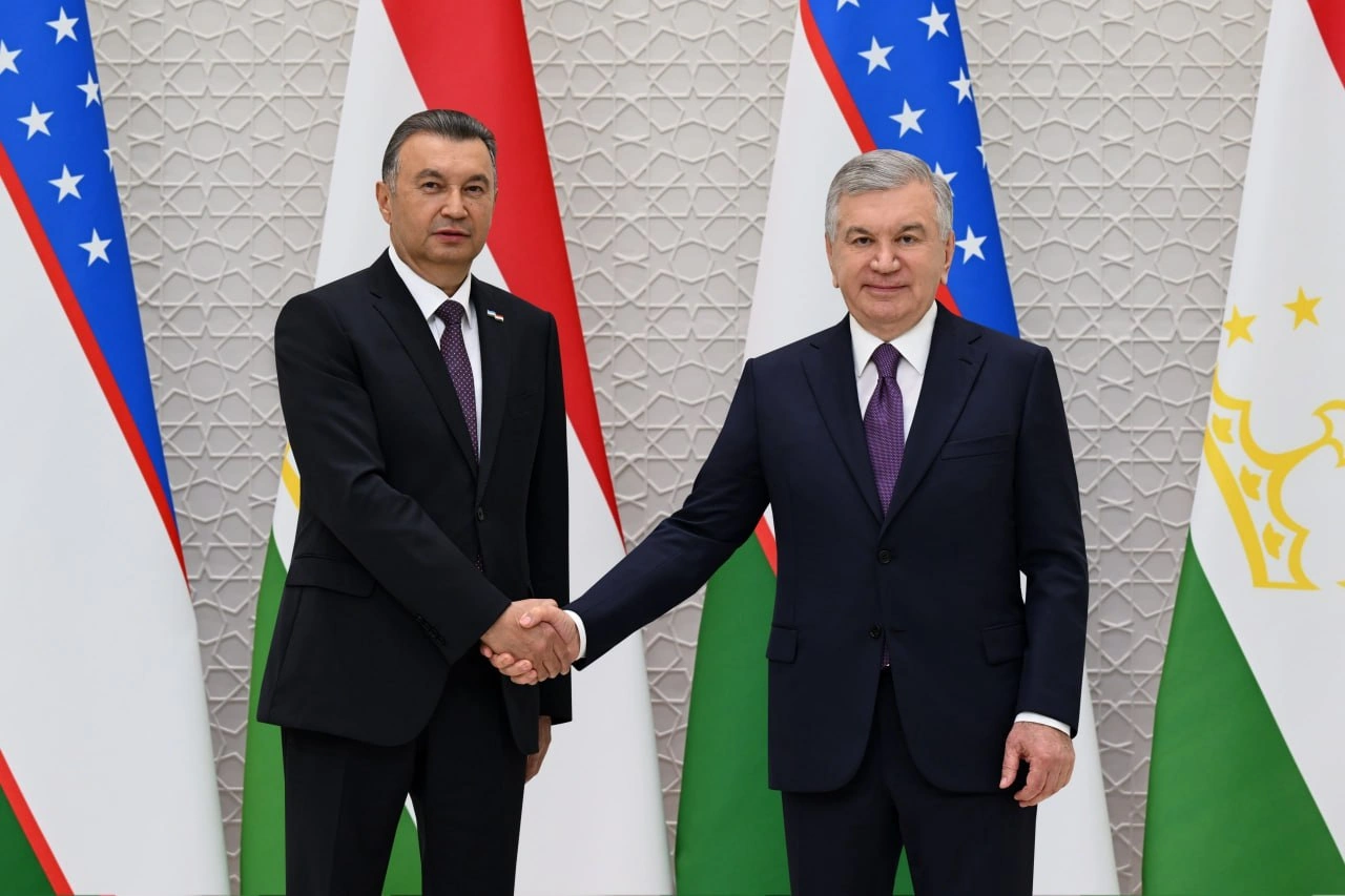 President Shavkat Mirziyoyev, Tajik PM discuss expanding trade and energy projects