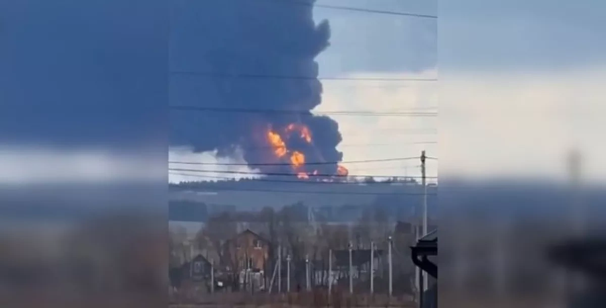 Large smoke cloud seen after air raid alert in Russian city of Perm, witnesses say VIDEO