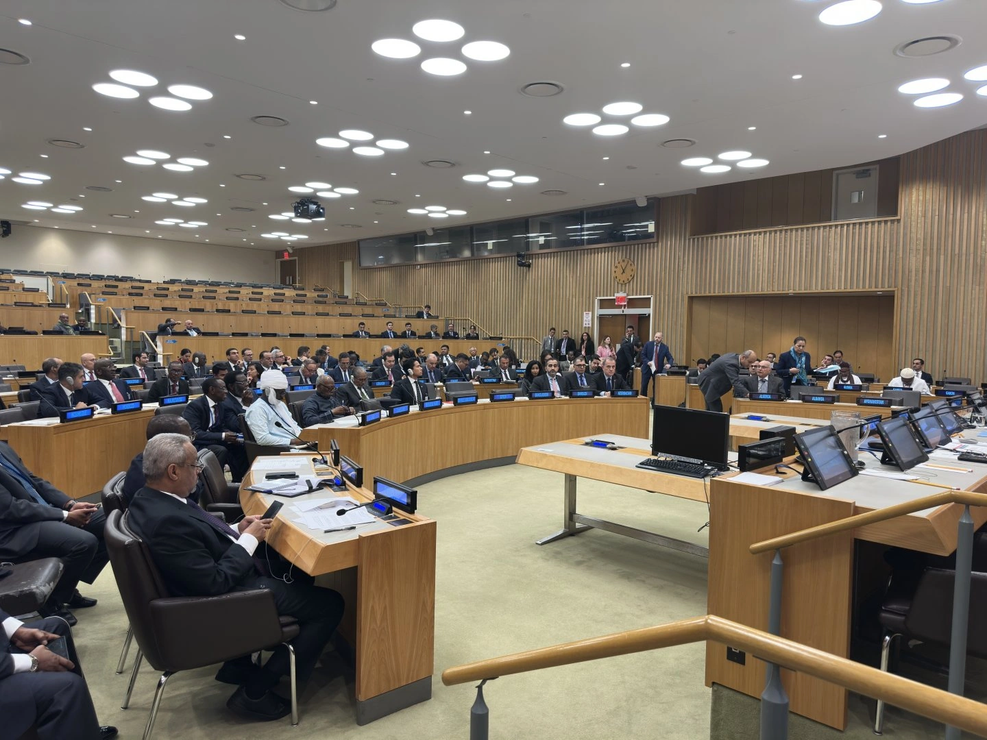 Azerbaijan calls for boosting diplomatic efforts and joint OIC action (PHOTO)