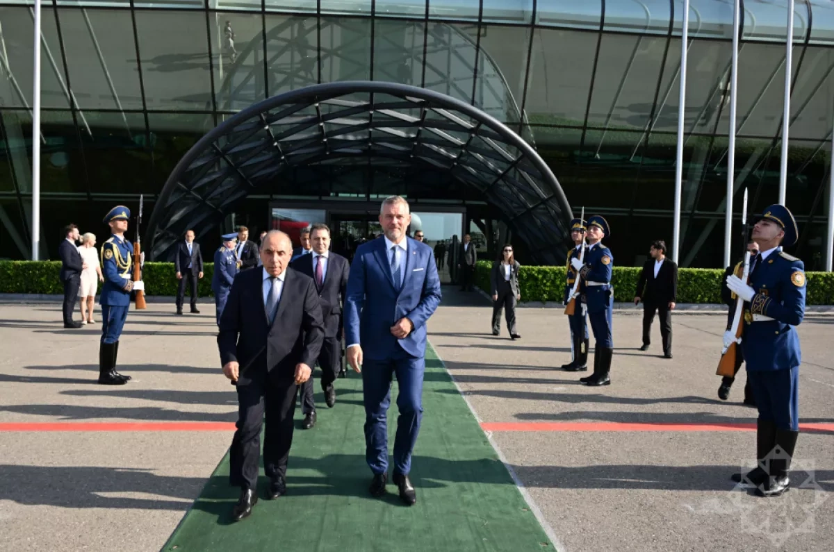 Slovak president wraps up Azerbaijan visit PHOTO
