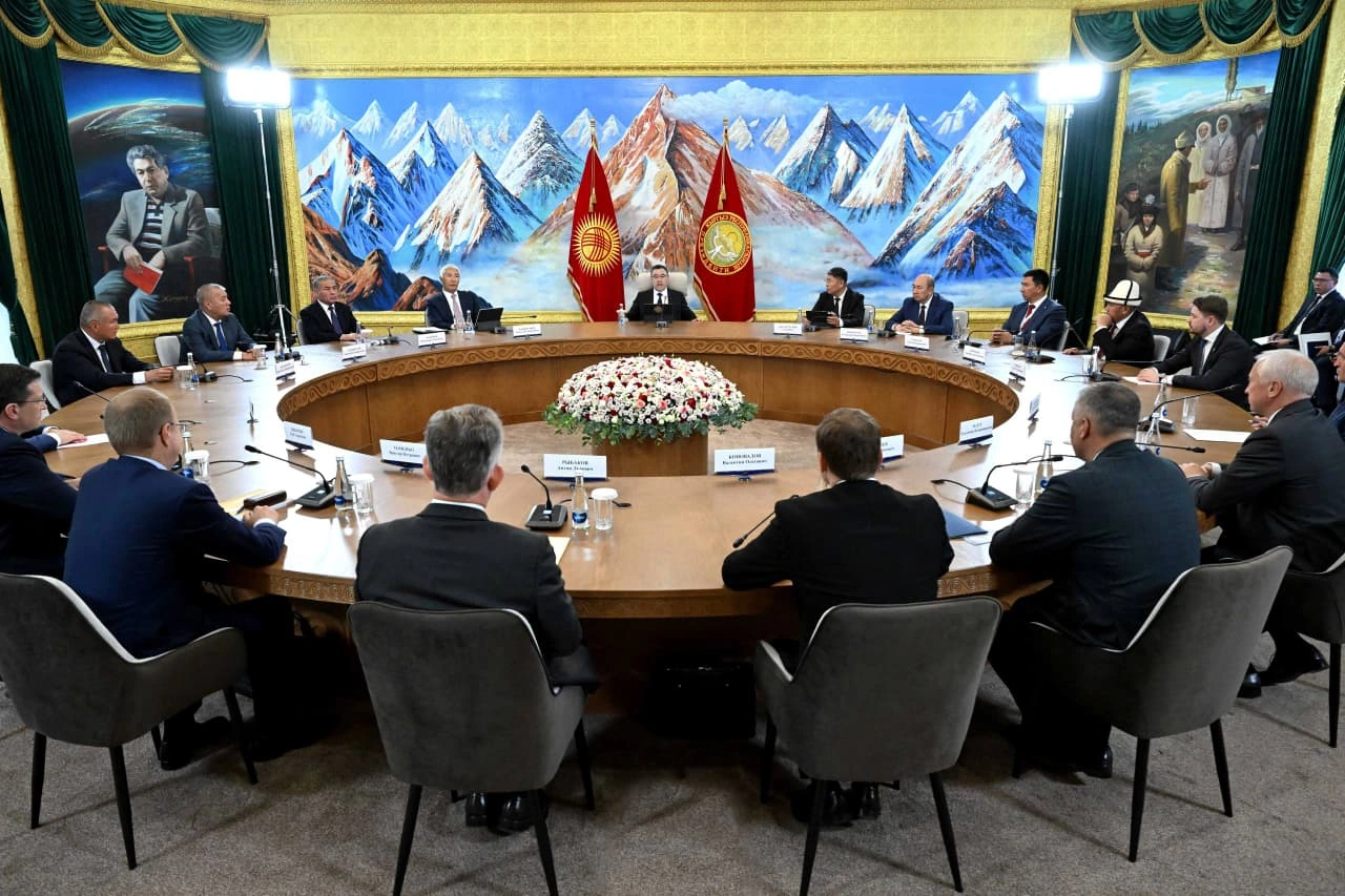 Kyrgyz president holds talks with Russian governors