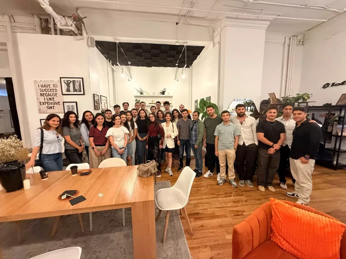 Young Azerbaijanis discuss state youth policy in New York