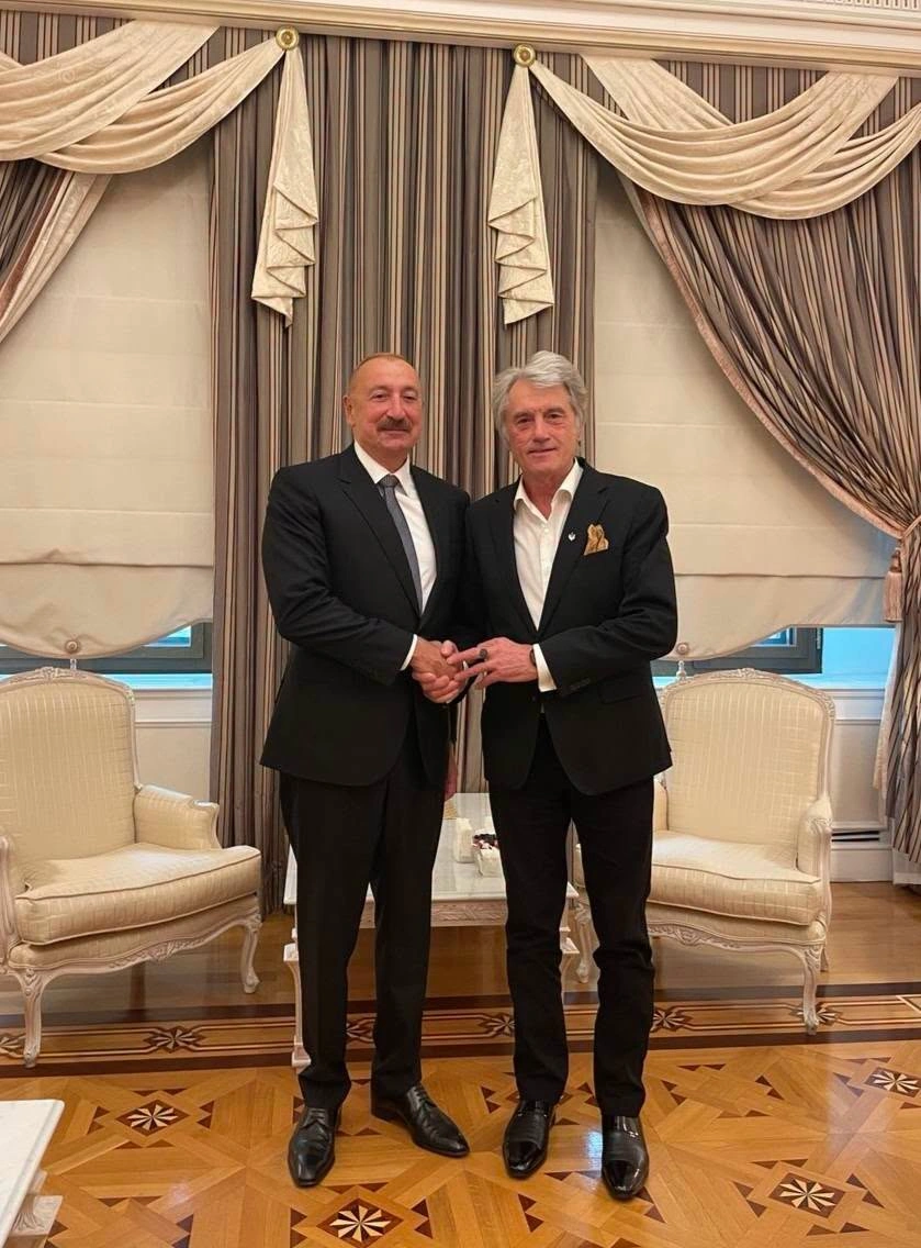 Viktor Yushchenko thanks President Ilham Aliyev for his support of Ukraine (PHOTO)