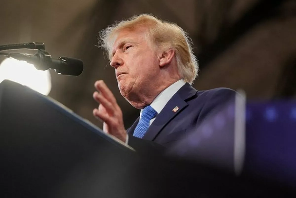Iran tells US to accept defeat amid Trump's Strait of Hormuz threat