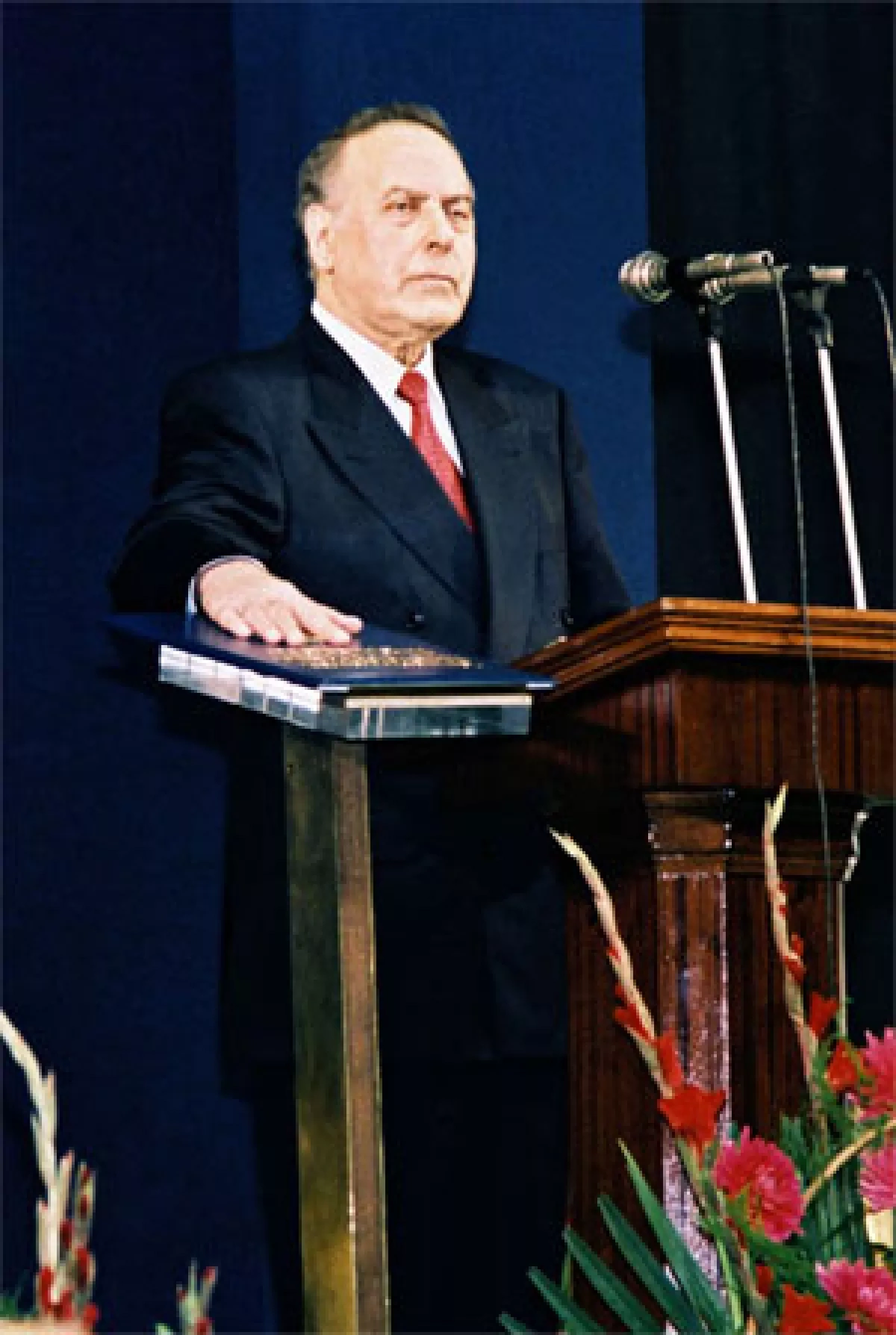 The individual’s role in history Heydar Aliyev’s political legacy