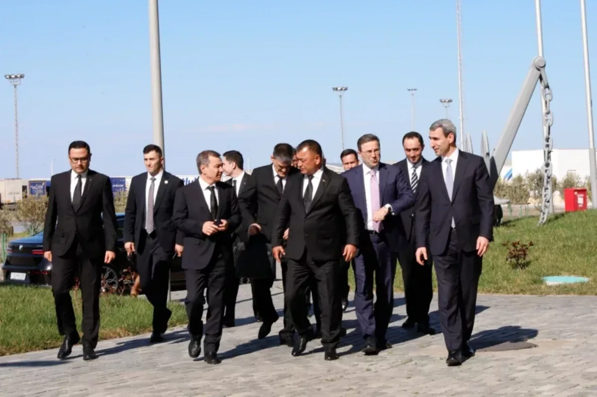 Azerbaijan, Turkmenistan discuss port, transport cooperation Photo