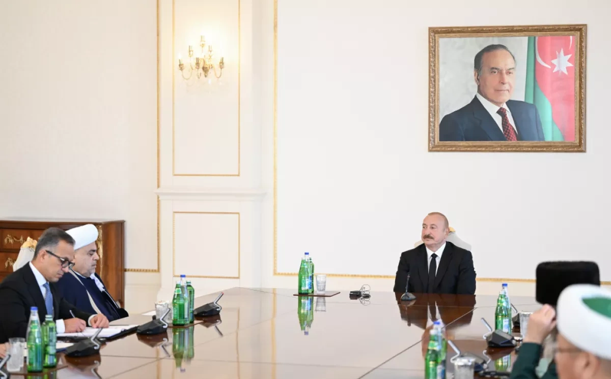 President Ilham Aliyev receives OTS officials, Muslim religious leaders in Baku PHOTO