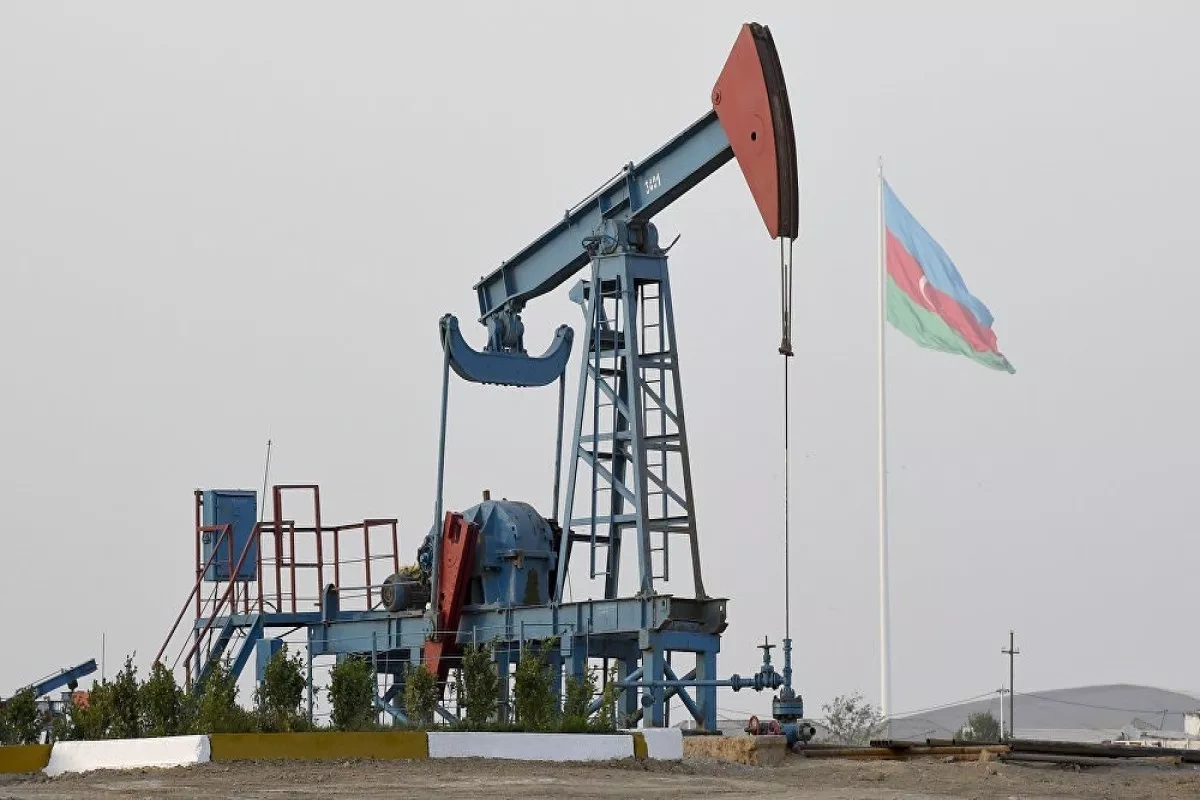 Azeri Light breaks $104 as oil markets tighten