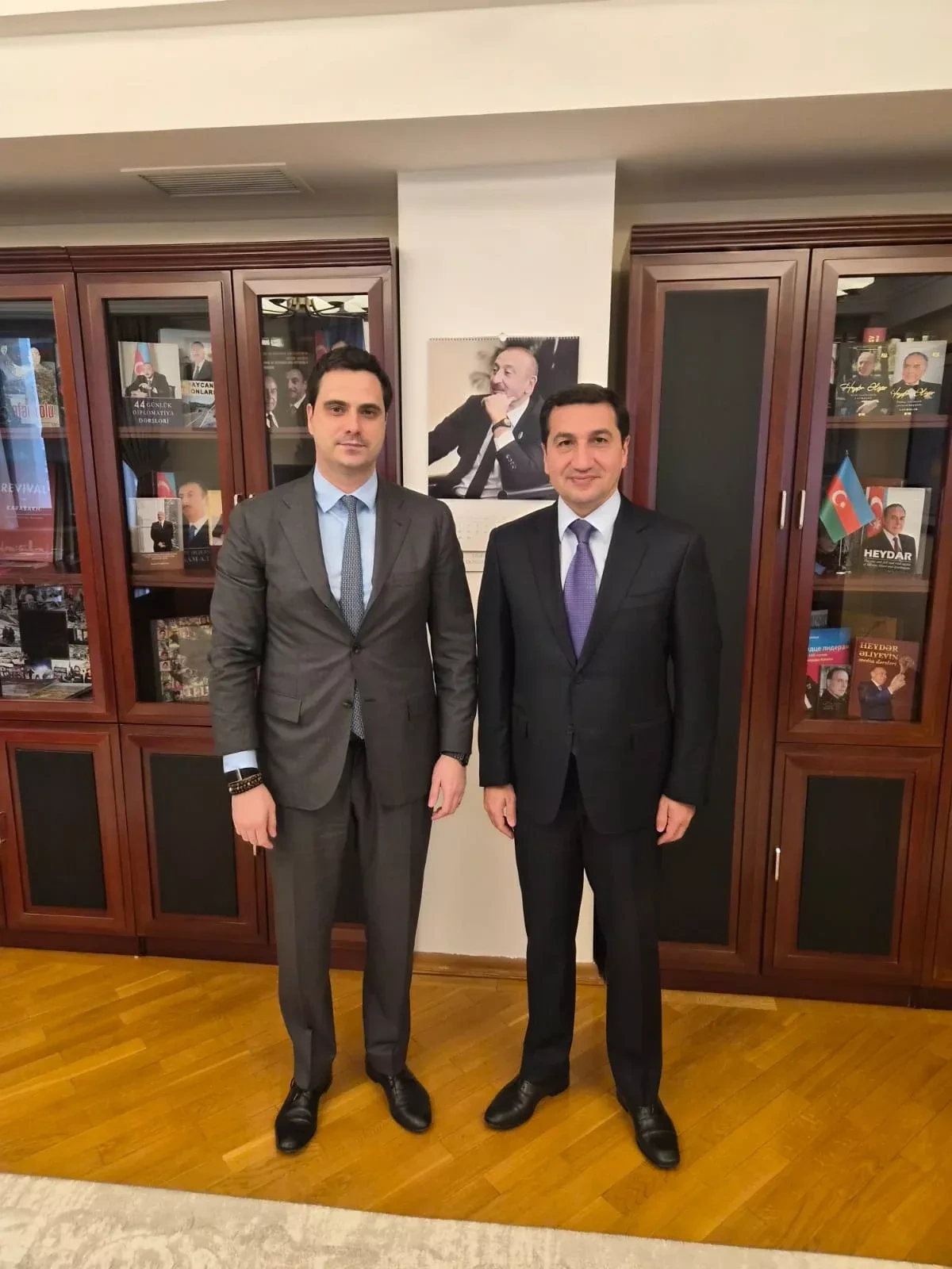 Azerbaijani presidential aide, Slovakia envoy assess bilateral relations in Baku