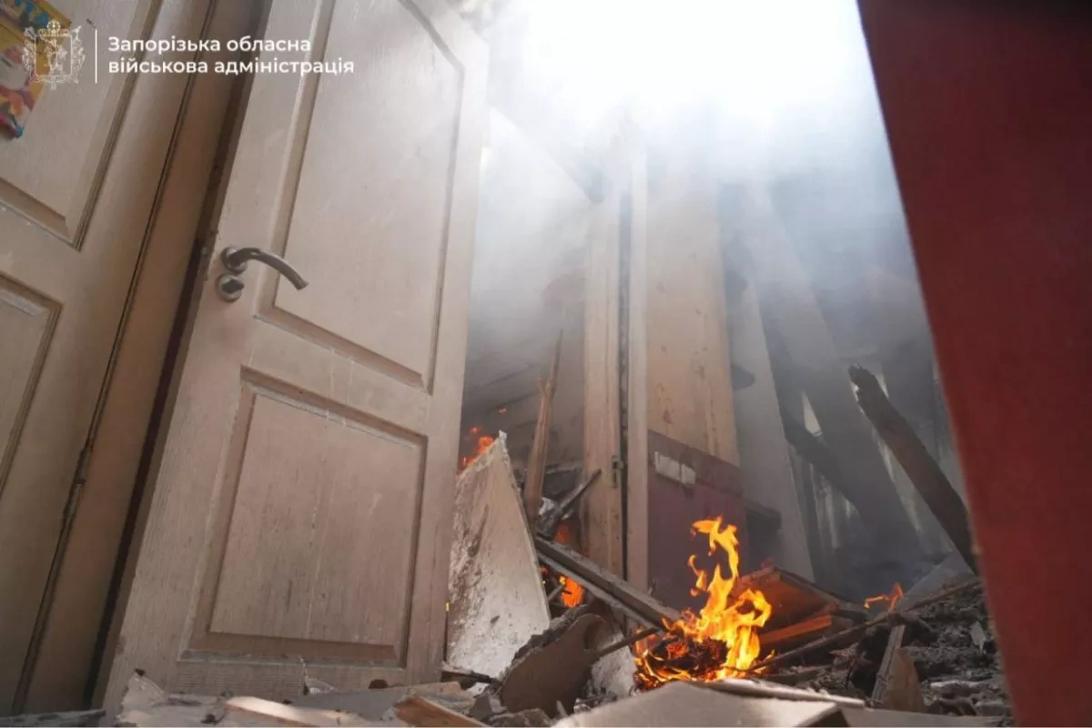 Second morning strike on Ukraine's Zaporizhzhia leaves one dead PHOTO