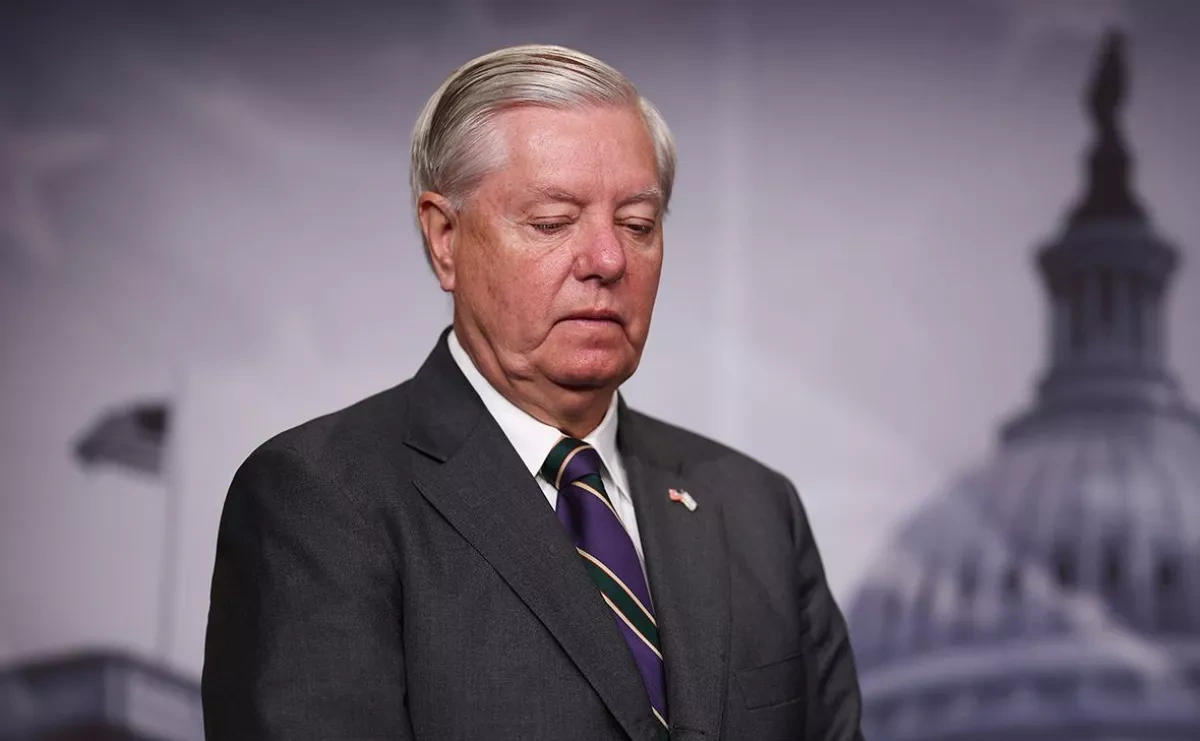 US senator urges Trump to claim Iran’s strategic Kharg Island VIDEO