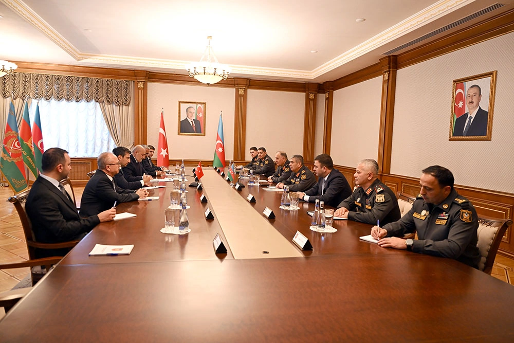 Azerbaijan hosts Baykar delegation to advance military tech co-op (PHOTO)